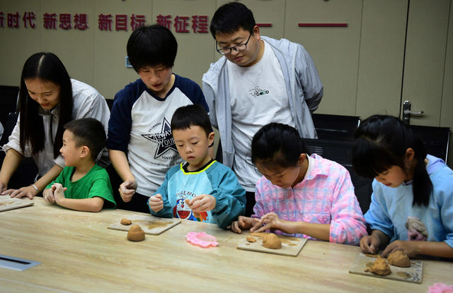 非遗 博物馆 展示 市民 端午
