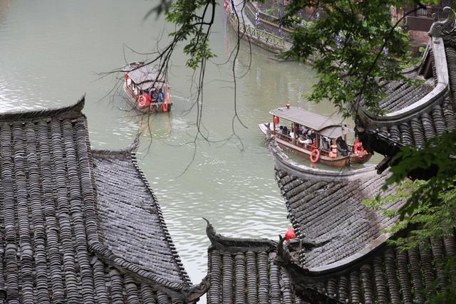 古城 湖南 土家族 凤凰 苗族 湘西 游客 假期 风情 民俗 泛舟 跳岩 栈道 端午 假期