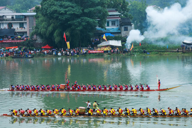 端午赛龙舟  麻阳传统龙舟