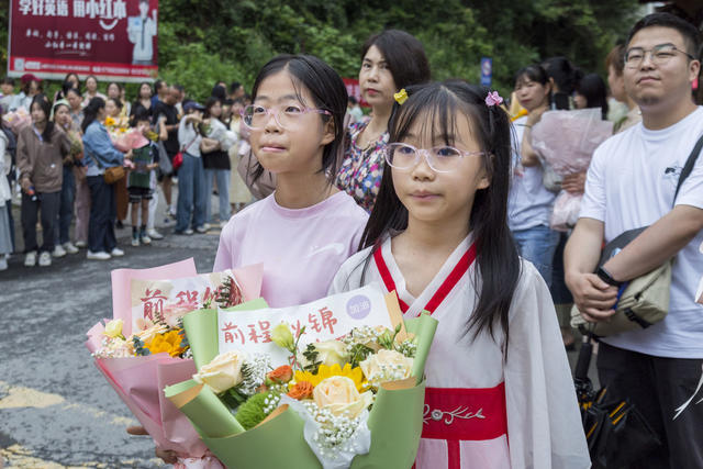 通道 侗族 一中 高考 家长 鲜花 送 最 可爱 人