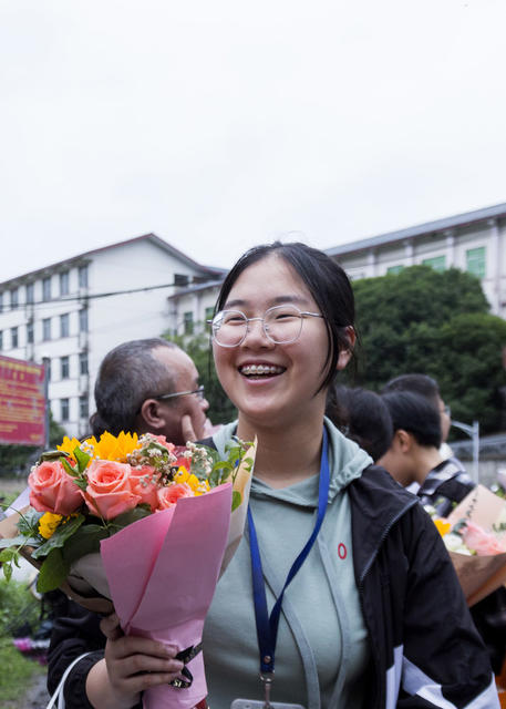 通道 侗族 一中 高考 家长 鲜花 送 最 可爱 人