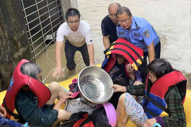 抗洪 凤凰 党员干部 救人 百姓 人民