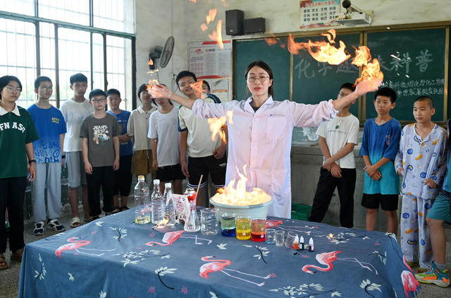 大学生 三下乡 暑假 支教 科普 实验 少年 儿童 科技 农村  知识辅导 暑假生活