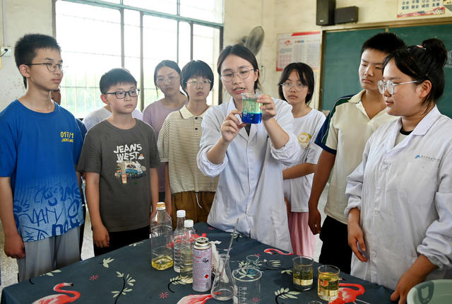 大学生 三下乡 暑假 支教 科普 实验 少年 儿童 科技 农村  知识辅导 暑假生活