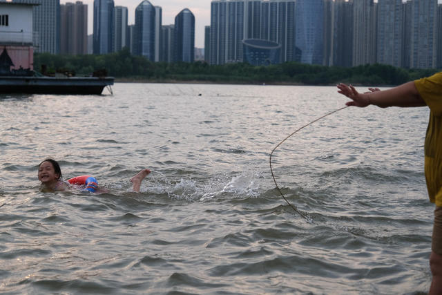 风帆广场，嬉水游玩，乐享清凉