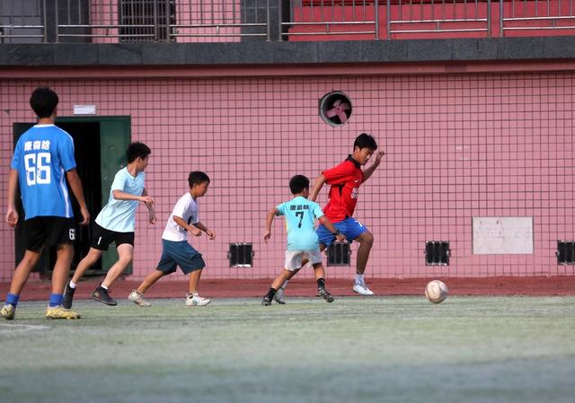 足球 大学生 三下乡