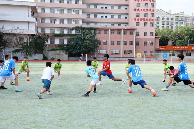 足球 大学生 三下乡
