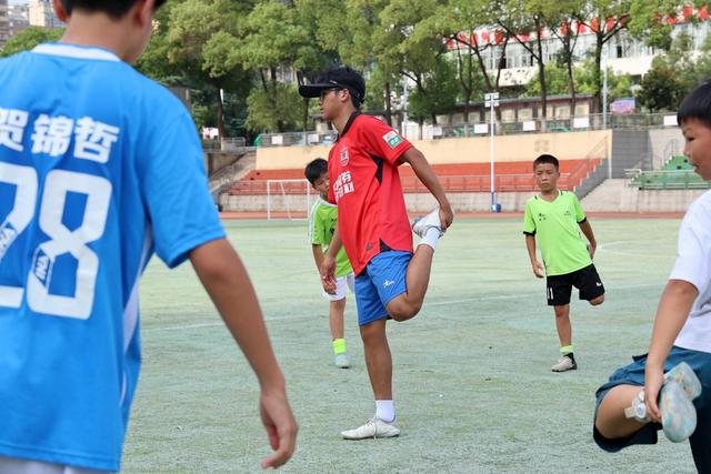 足球 大学生 三下乡