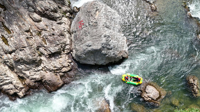 生态漂流  龙底河  游客  避暑纳凉