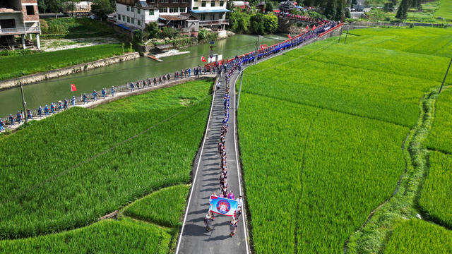 侗族 村民 重走 红军 路 传承 精神 助推 乡村 振兴