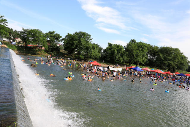 湖南邵东  戏水  清凉 夏日  游泳 打水仗
