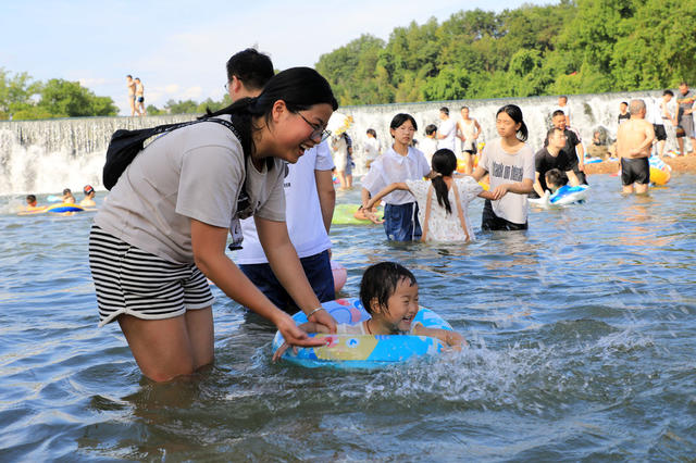 湖南邵东  戏水  清凉 夏日  游泳 打水仗