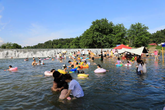 湖南邵东  戏水  清凉 夏日  游泳 打水仗