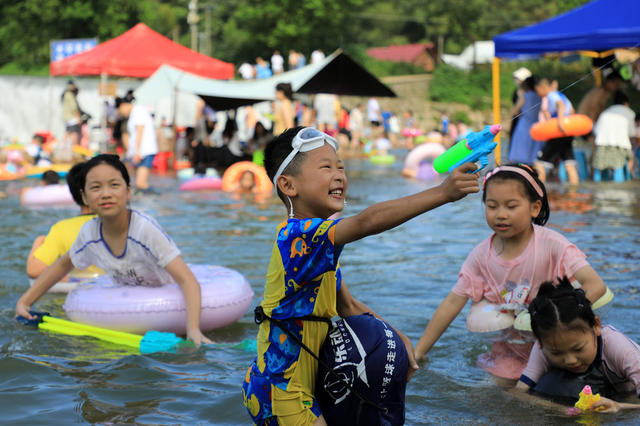 湖南邵东  戏水  清凉 夏日  游泳 打水仗