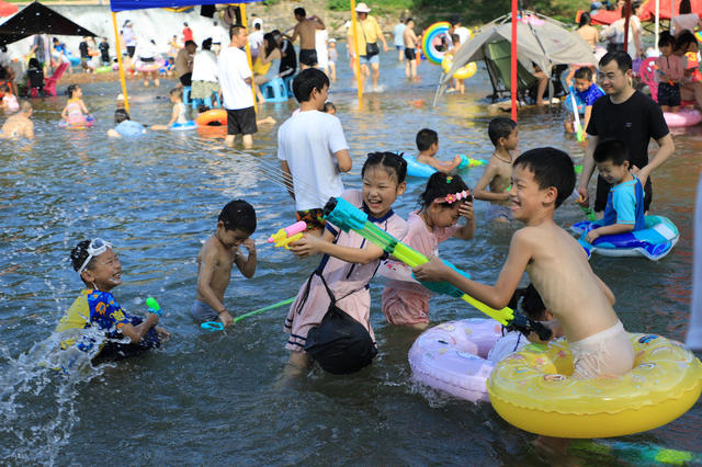 湖南邵东  戏水  清凉 夏日  游泳 打水仗