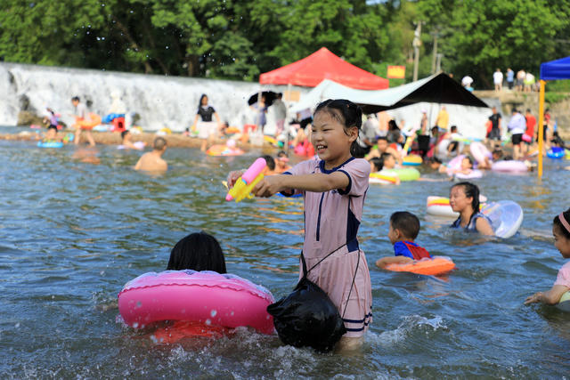 湖南邵东  戏水  清凉 夏日  游泳 打水仗