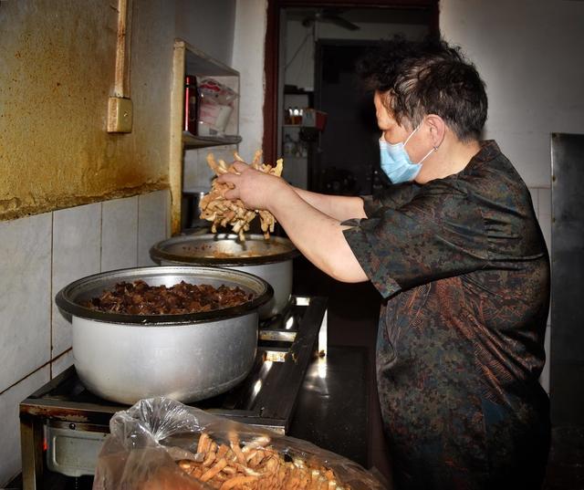 中国好人  林生丽  夜昼10小时  中国好人林生丽  凯阳餐馆