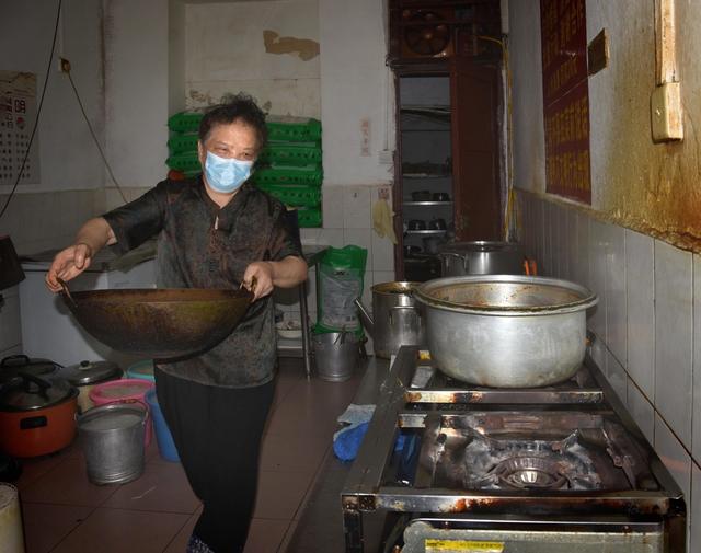 中国好人  林生丽  夜昼10小时  中国好人林生丽  凯阳餐馆
