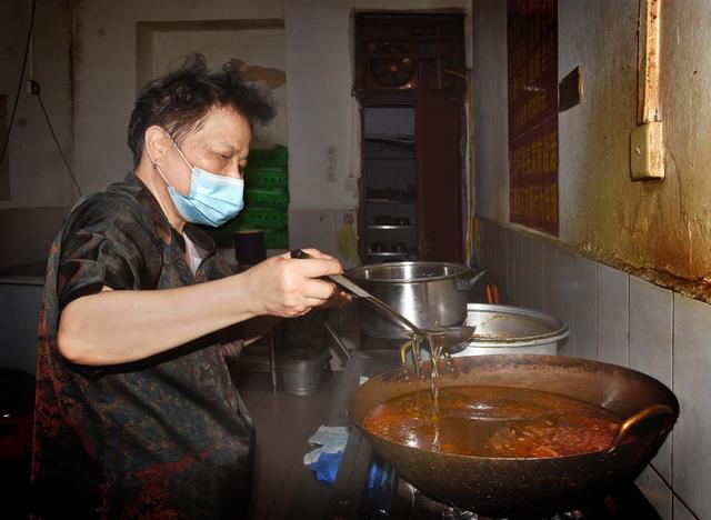 中国好人  林生丽  夜昼10小时  中国好人林生丽  凯阳餐馆