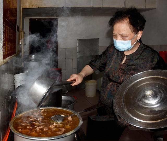 中国好人  林生丽  夜昼10小时  中国好人林生丽  凯阳餐馆