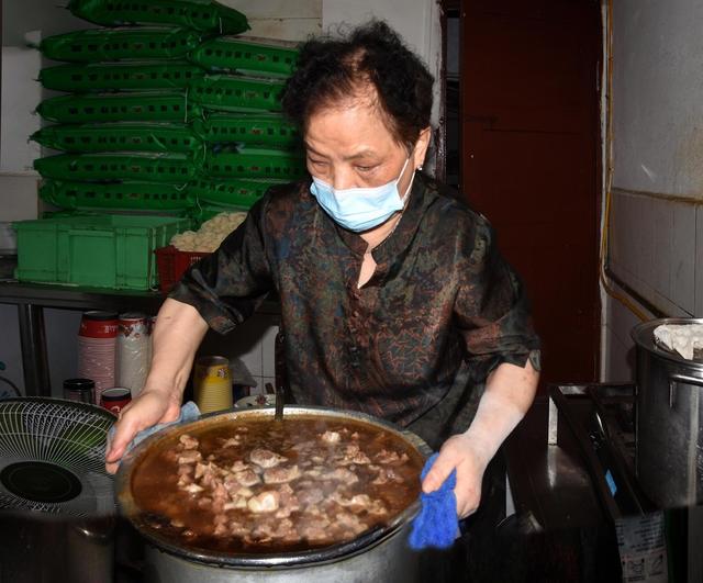 中国好人  林生丽  夜昼10小时  中国好人林生丽  凯阳餐馆