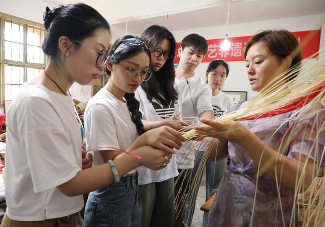   研究生暑期研学助力乡村振兴
