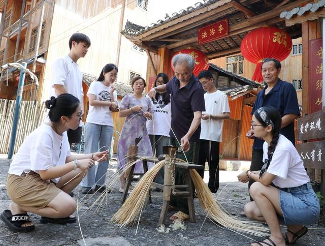   研究生暑期研学助力乡村振兴
