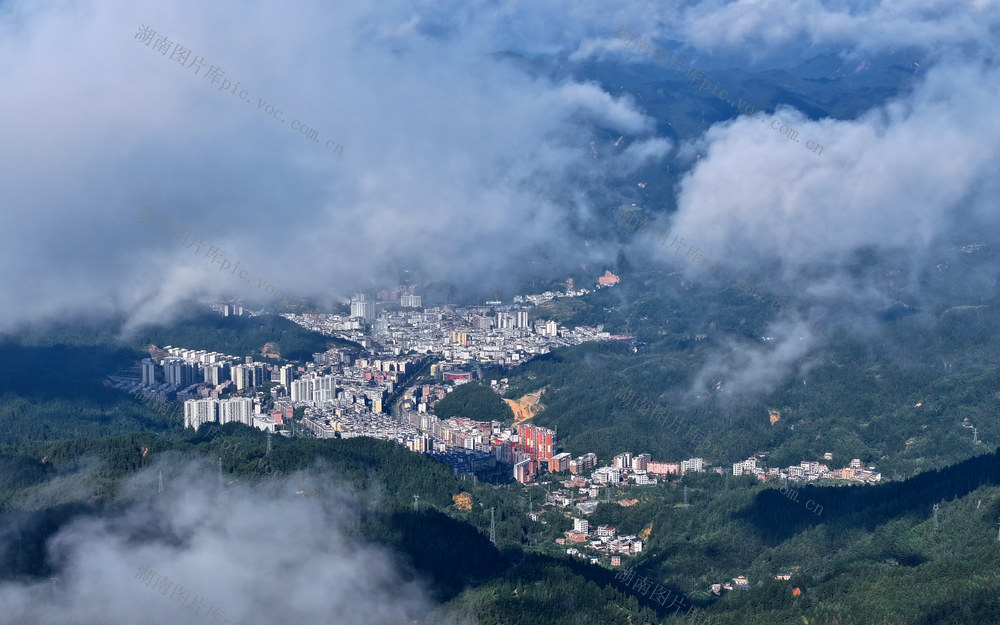 湖南桂东 山城 画 云雾 森林