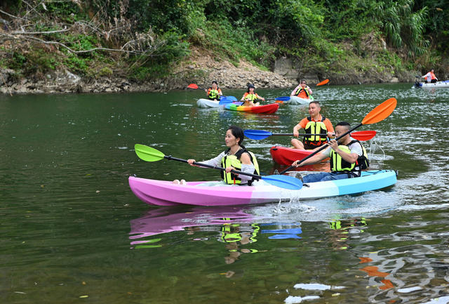 高温天气 戏水 避暑 乡村游 皮划艇,河 纳凉 文旅市场 市民 旅游