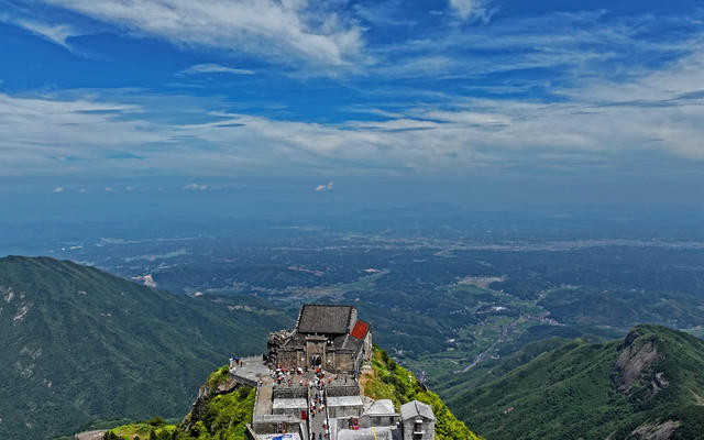 南岳衡山  游客 祝融峰