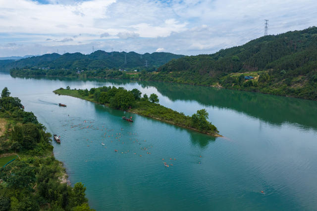 夏天 游泳 清凉