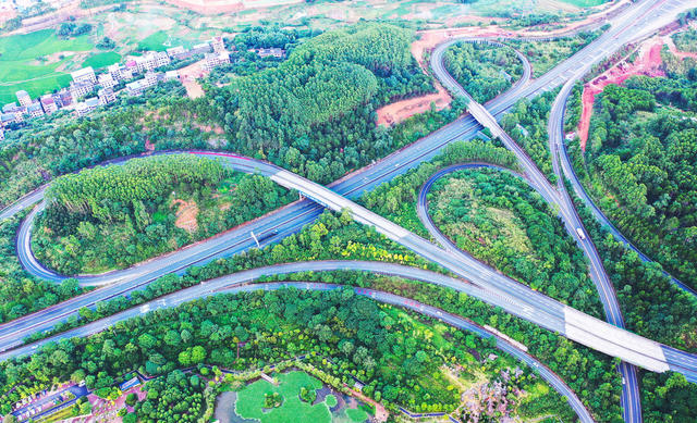 高速  绿色   公路  壮美