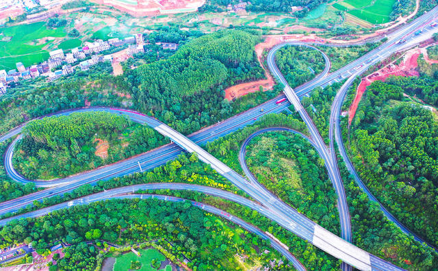 高速  绿色   公路  壮美