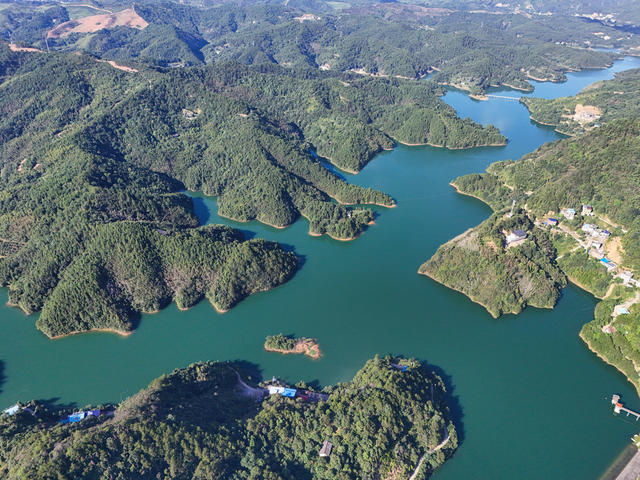 水库  青山  碧水  生态  蓝天  白云  环境