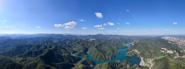 水库  青山  碧水  生态  蓝天  白云  环境