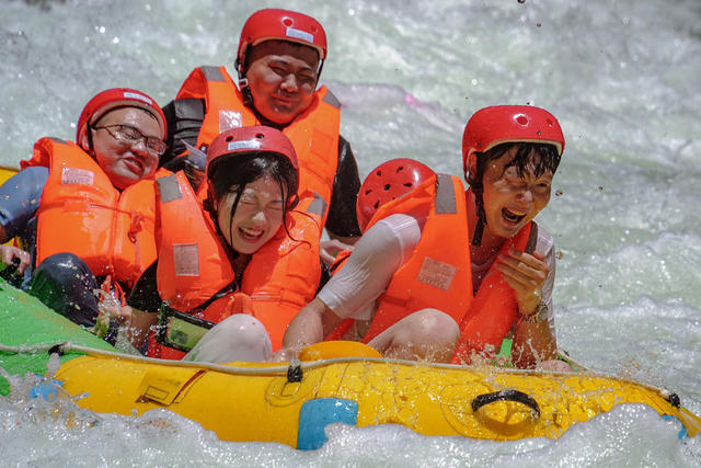 乐享清凉 夏日漂流 绿山青山 亲近自然 