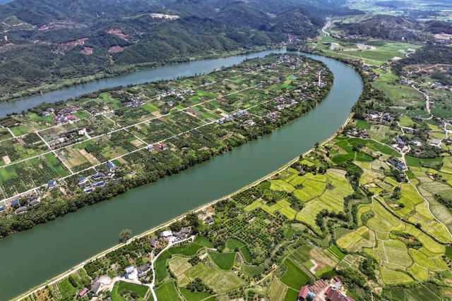 夏日 乡村 新农村  生态 宜居 宜游 美丽乡村
