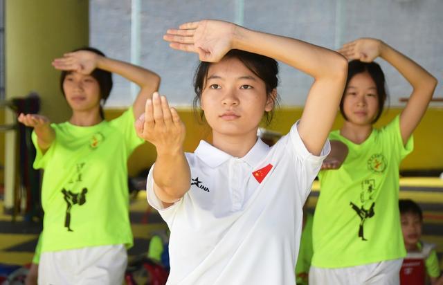  多彩活动度假期