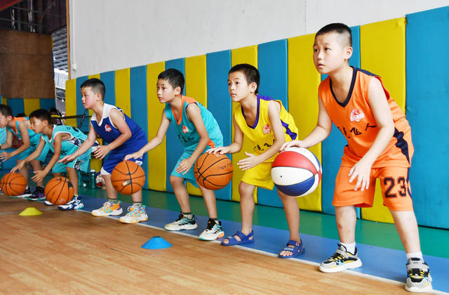  多彩活动度假期