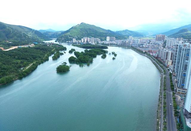 湿地公园山水美