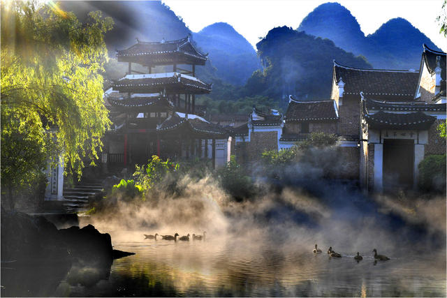中国历史文化名村 勾蓝瑶寨 人造雾
