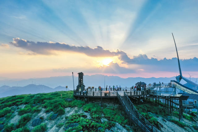 避暑 高山 露营 旅游 休闲 游客 观光 清凉
