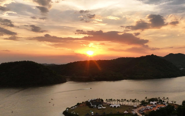 盛夏 清凉  休闲 露营