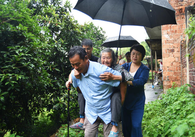 嘉禾：转移群众   守护安全