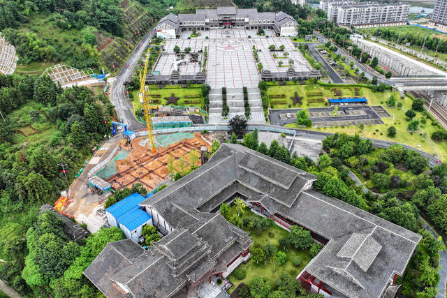 通道转兵纪念馆 红色 建设 工人 施工