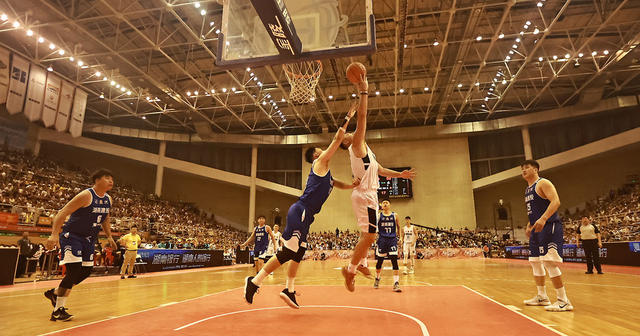 株洲厂BA的冠军杯再次被湘钢集团抱走。