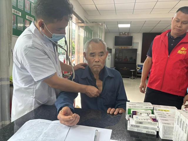 防汛期间医疗巡诊治 卫生健康