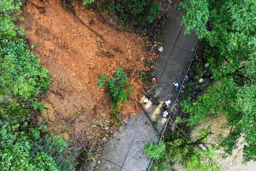 塌方 降雨 清障碍 道路 汛期