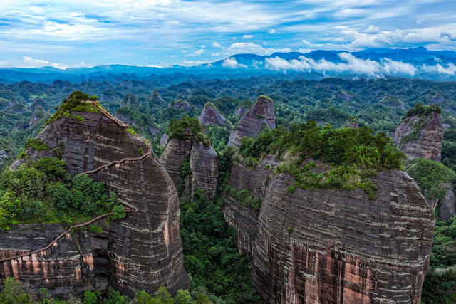 丹霞 峰林 生态 景区 万佛山 