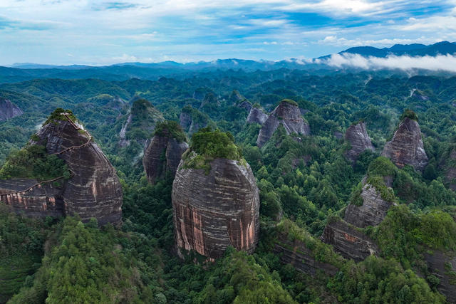 丹霞 峰林 生态 景区 万佛山 